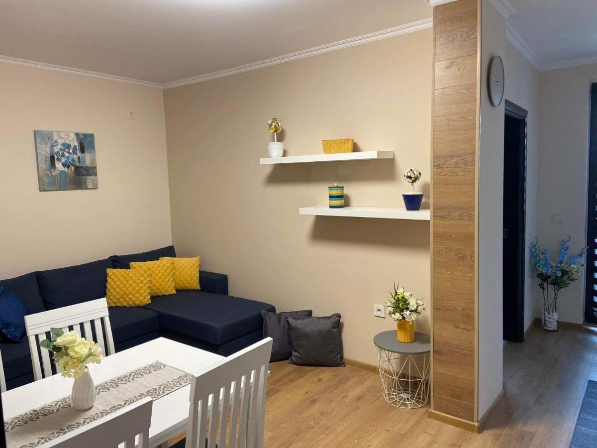 Flowers Garden Apartment Veliko Tarnovo Exterior photo